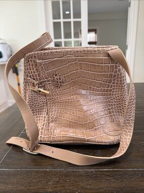 Longchamp Classic Crocodile Leather - Embossed Saddle Shoulder Bag in Beige